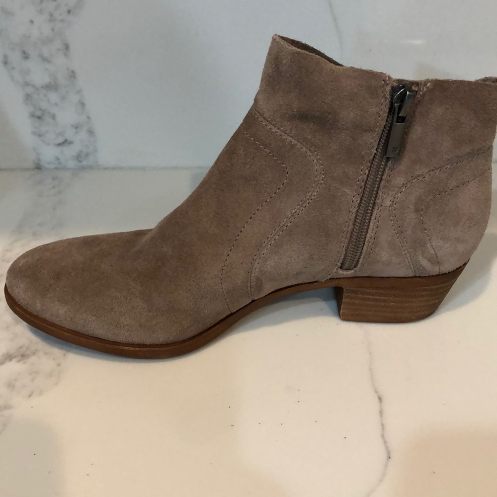 Ankle boots